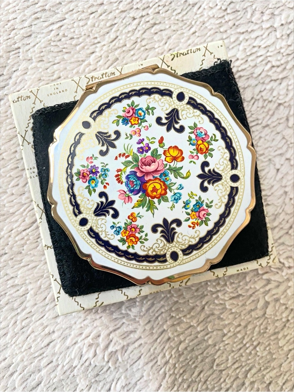 Vintage Stratton England Compact